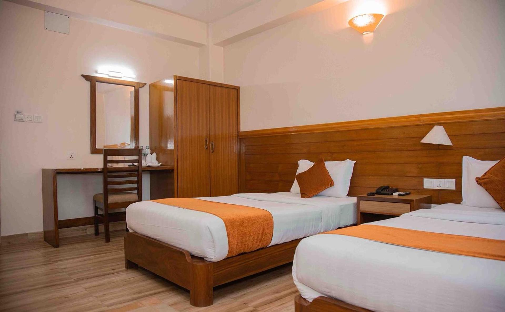 Mount View Pokhara Hotel Bagian luar foto