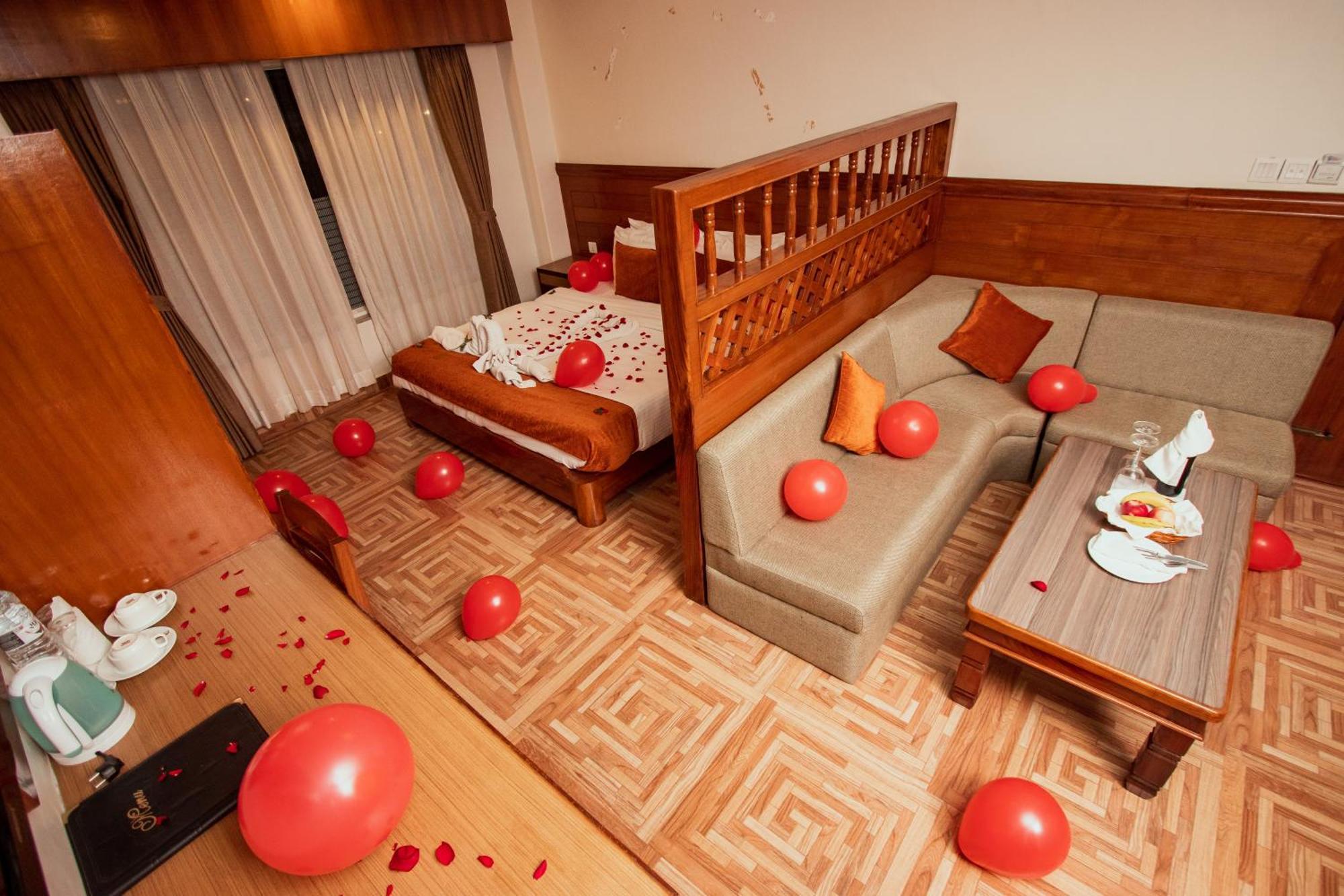 Mount View Pokhara Hotel Bagian luar foto