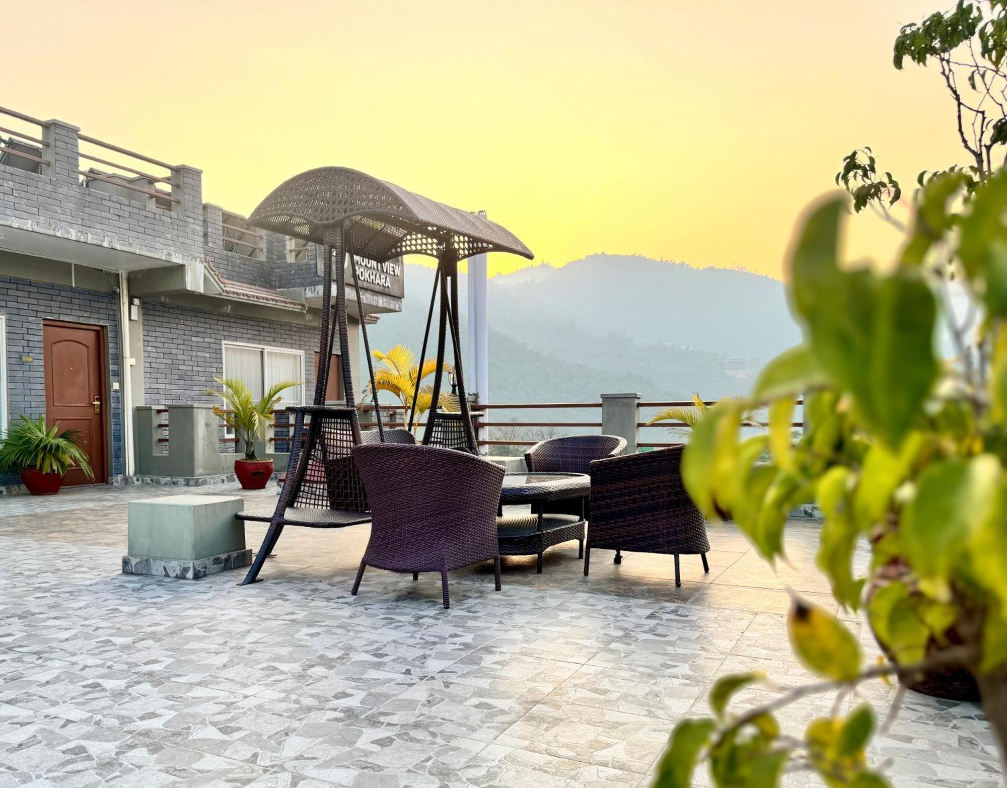 Mount View Pokhara Hotel Bagian luar foto