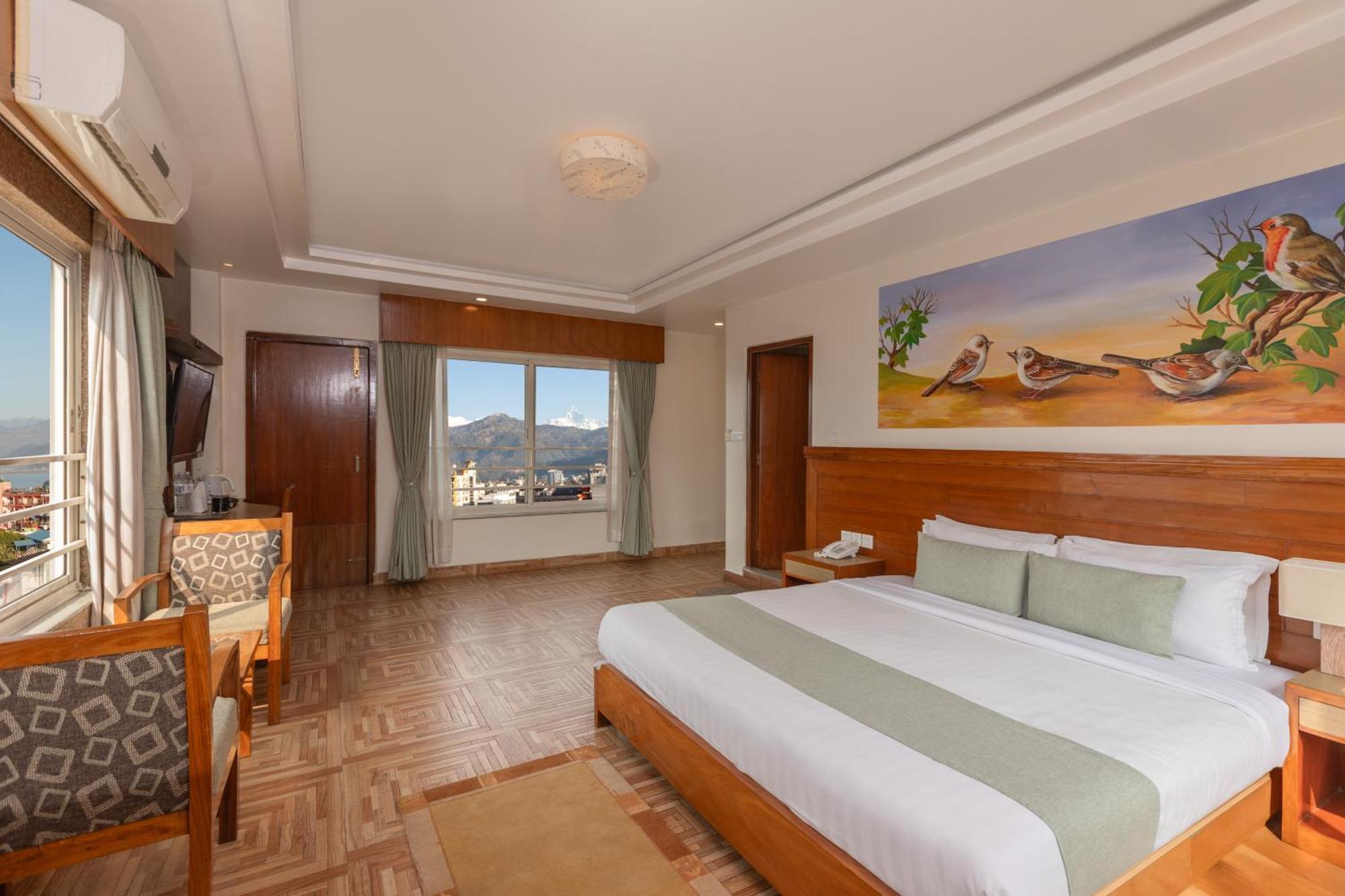 Mount View Pokhara Hotel Bagian luar foto