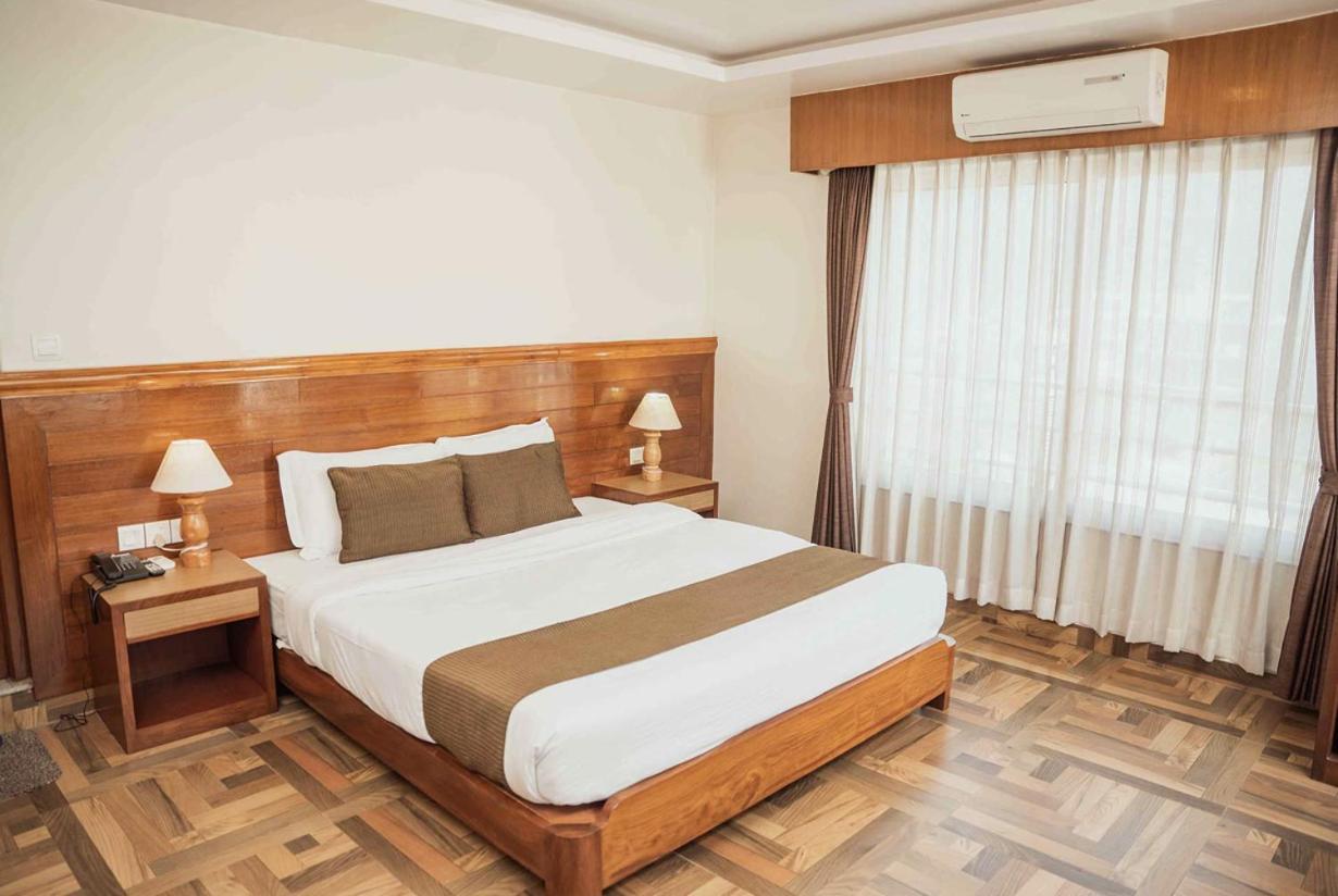 Mount View Pokhara Hotel Bagian luar foto