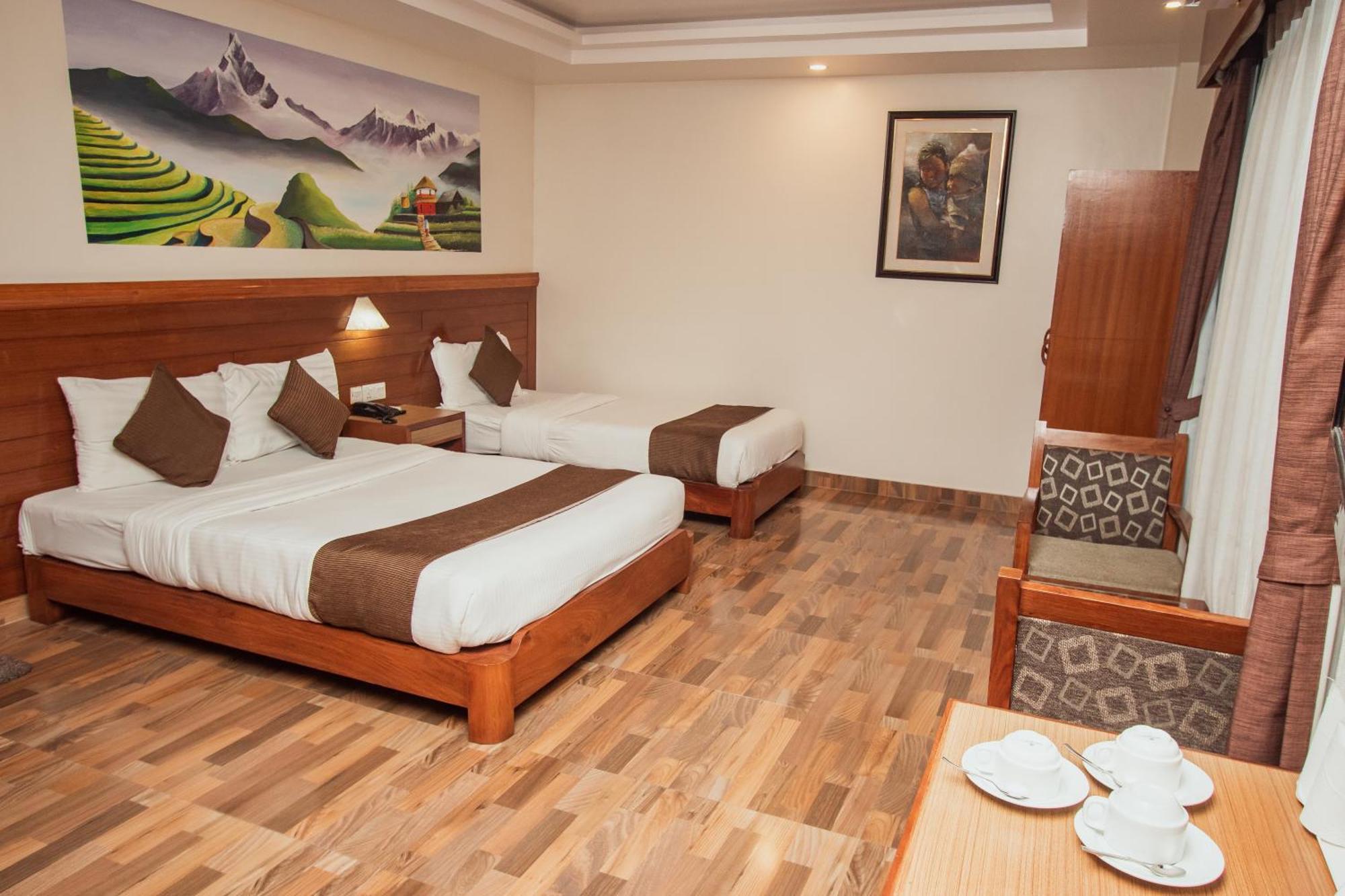 Mount View Pokhara Hotel Bagian luar foto
