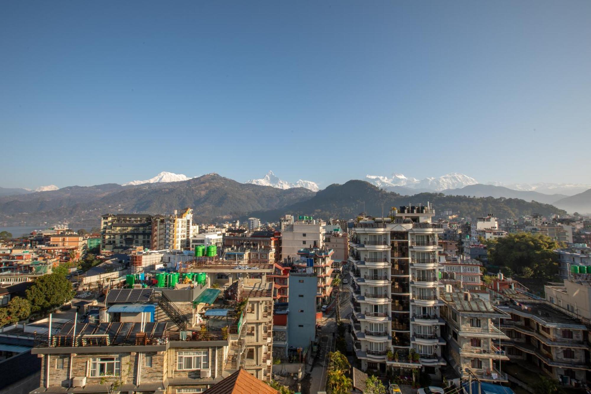 Mount View Pokhara Hotel Bagian luar foto