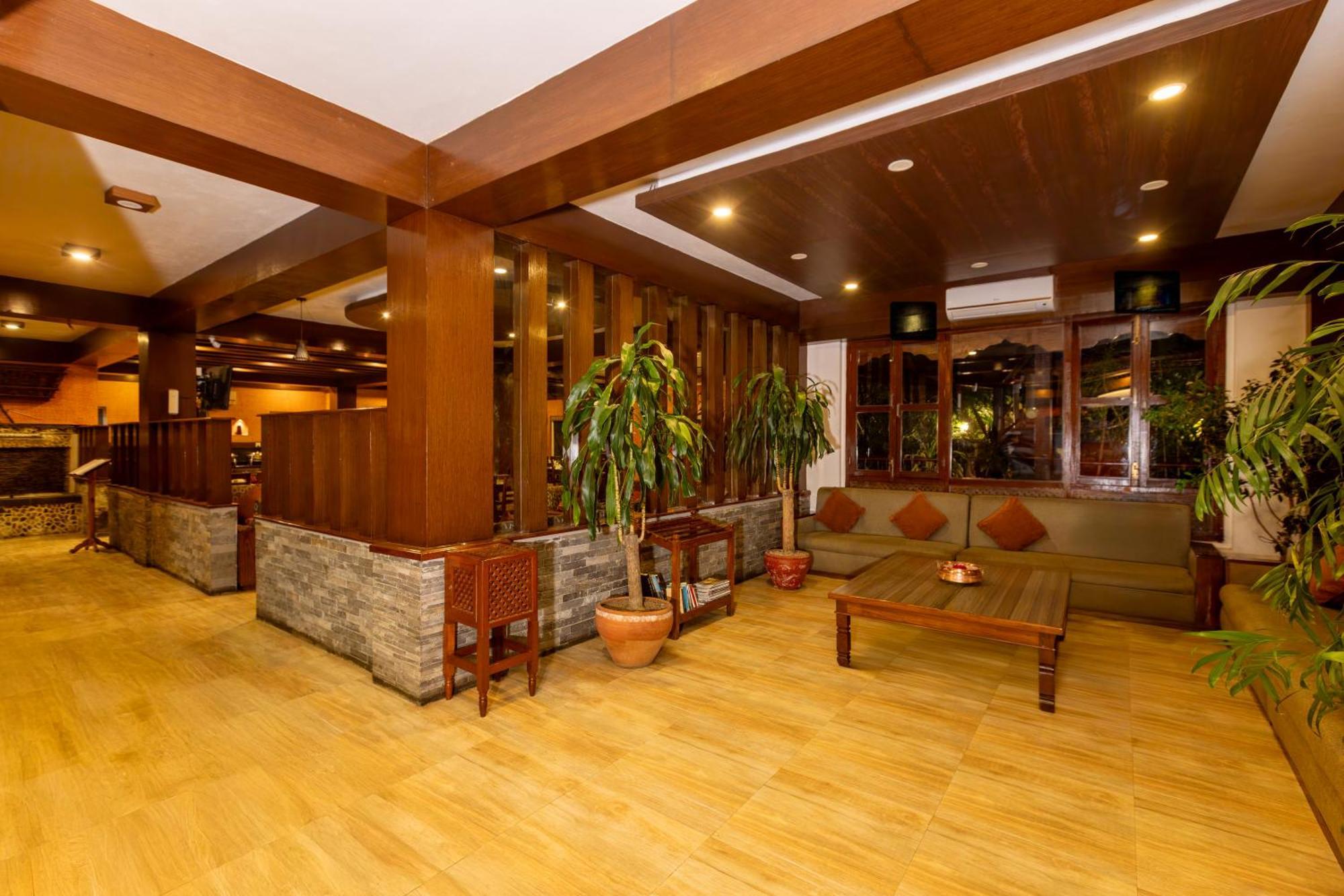 Mount View Pokhara Hotel Bagian luar foto
