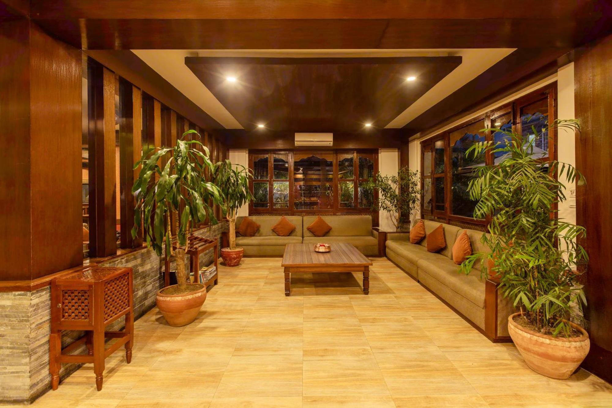 Mount View Pokhara Hotel Bagian luar foto