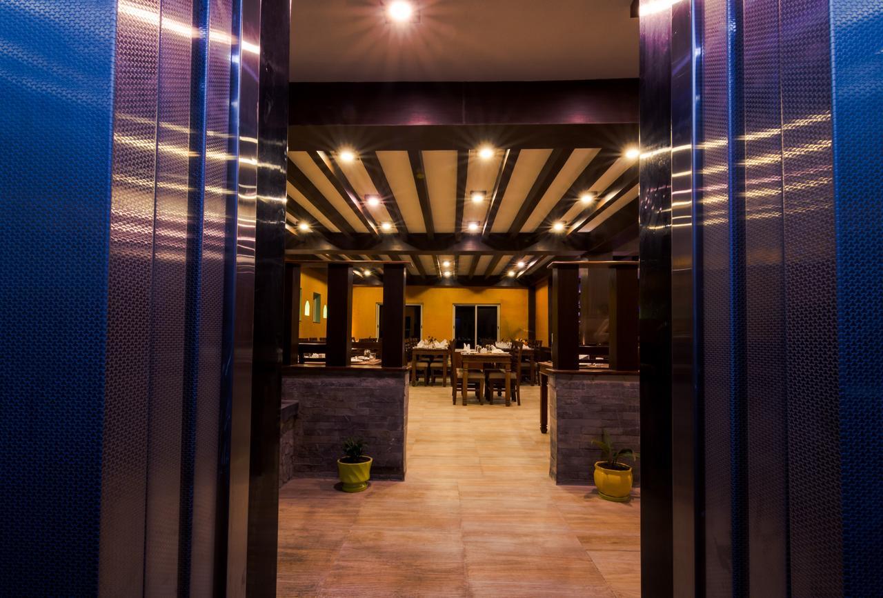 Mount View Pokhara Hotel Bagian luar foto