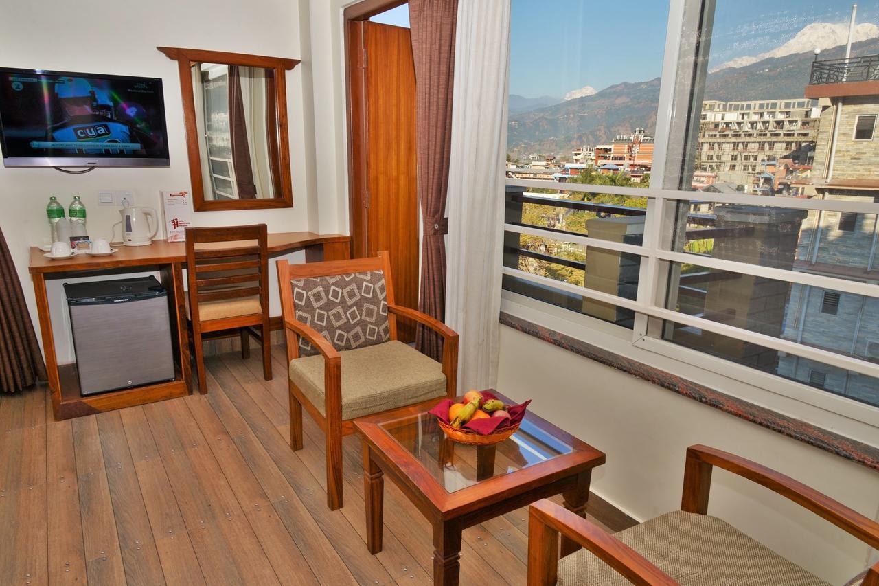 Mount View Pokhara Hotel Bagian luar foto