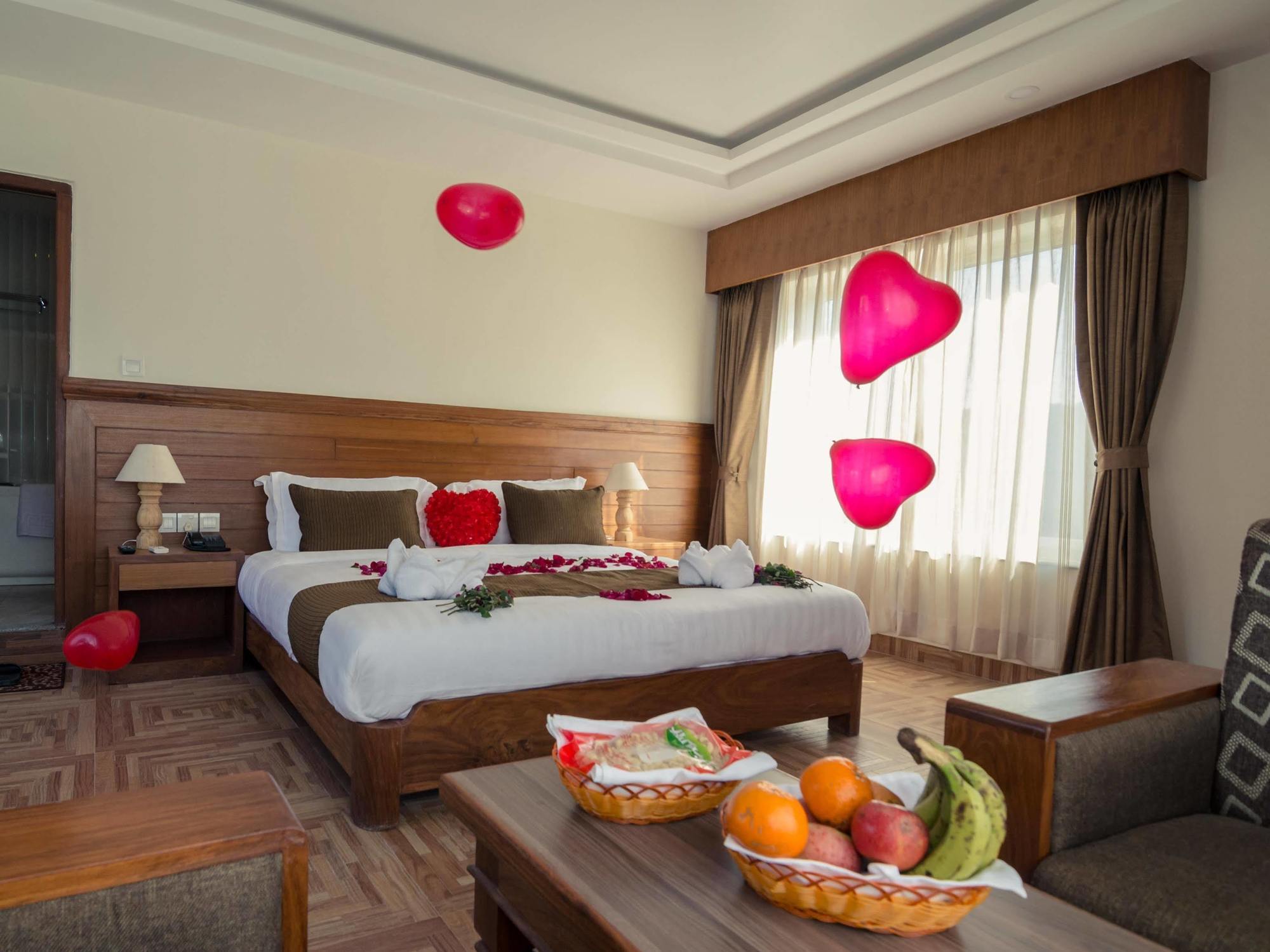Mount View Pokhara Hotel Bagian luar foto